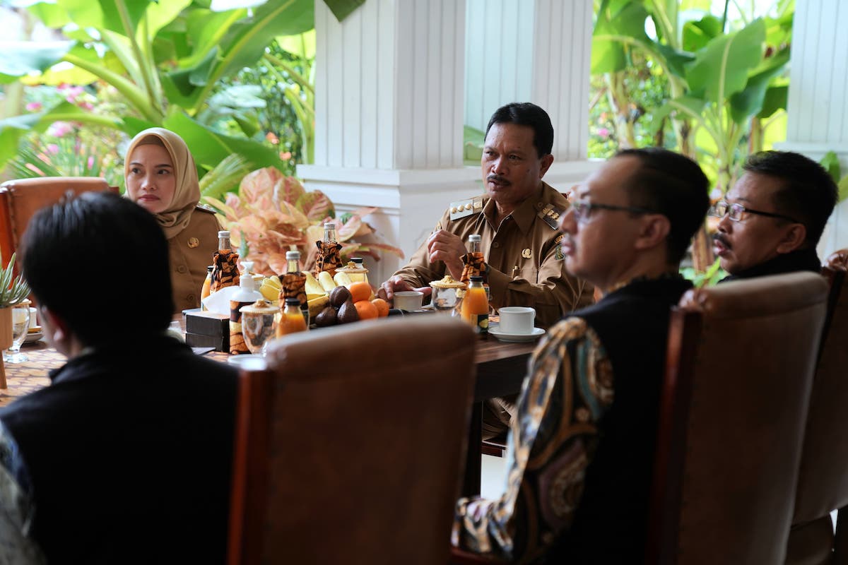 Foto 7 dari 9: Jelang Penilaian Sinergitas Kinerja Kecamatan, Wali Kota Jamu Tim Penilai Di Balai Kota