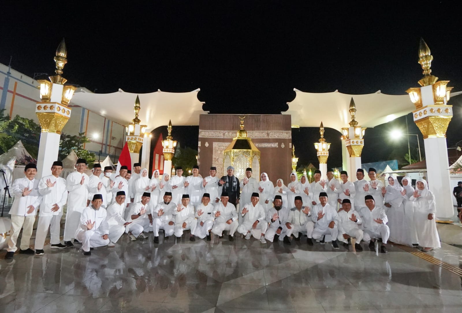 Foto 10 dari 10: Lantik Delapan Pejabat Pimpinan Tinggi, Wali Kota: yang Kosong Segera Kita Isi