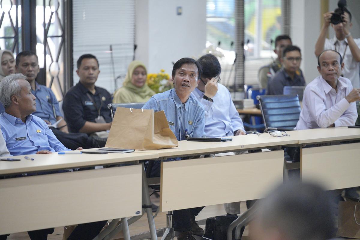 Foto 6 dari 8: Rapat Dinas Persiapan Lebaran, Wali Kota: Masyarakat Kota Madiun yang Pulang Harus Dilayani Maksimal