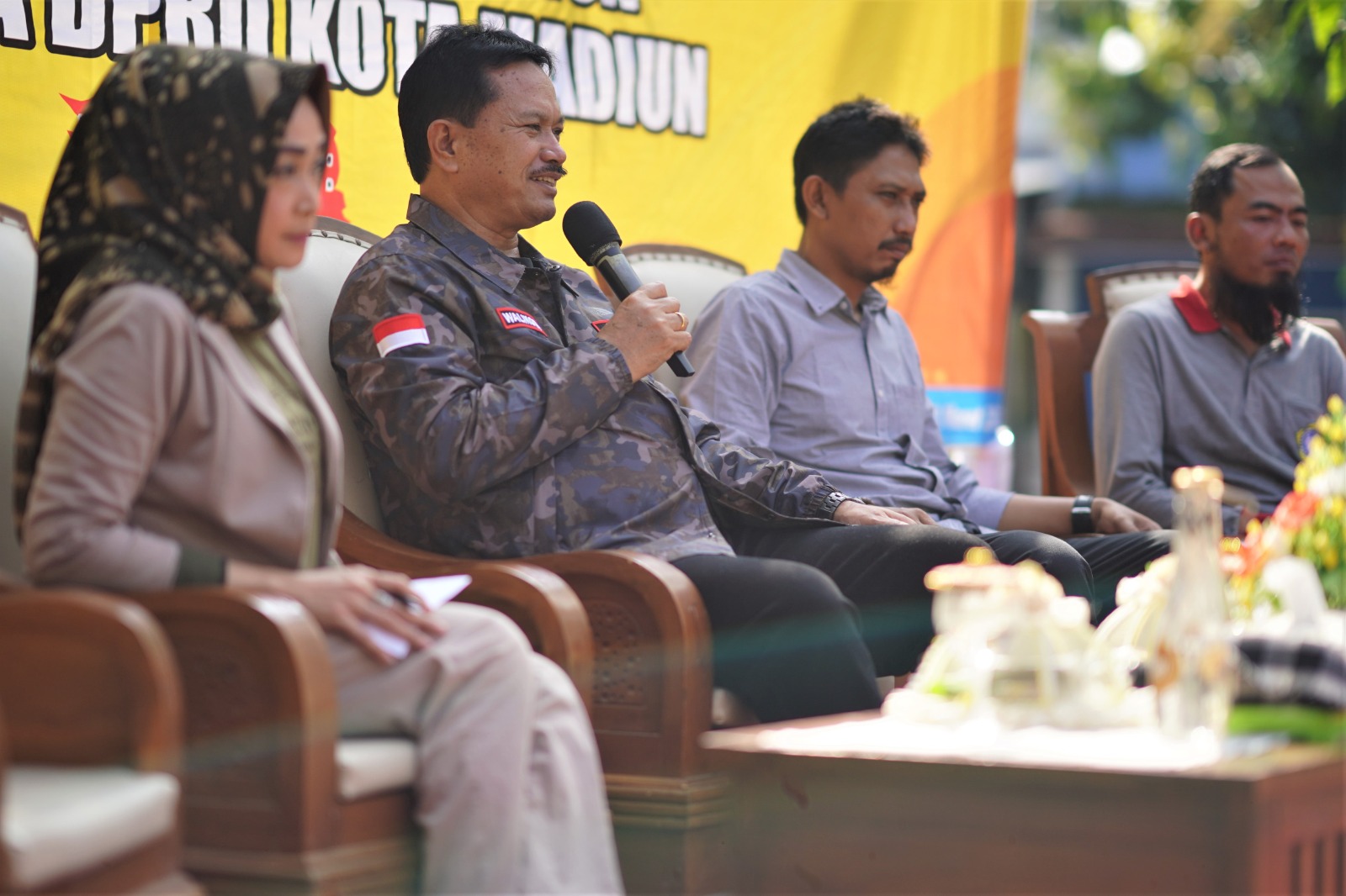 Foto 3 dari 10: Bertemu Warga di Kecamatan Manguharjo, Wali Kota: Kalau Ada Kesulitan Lapor ke Saya