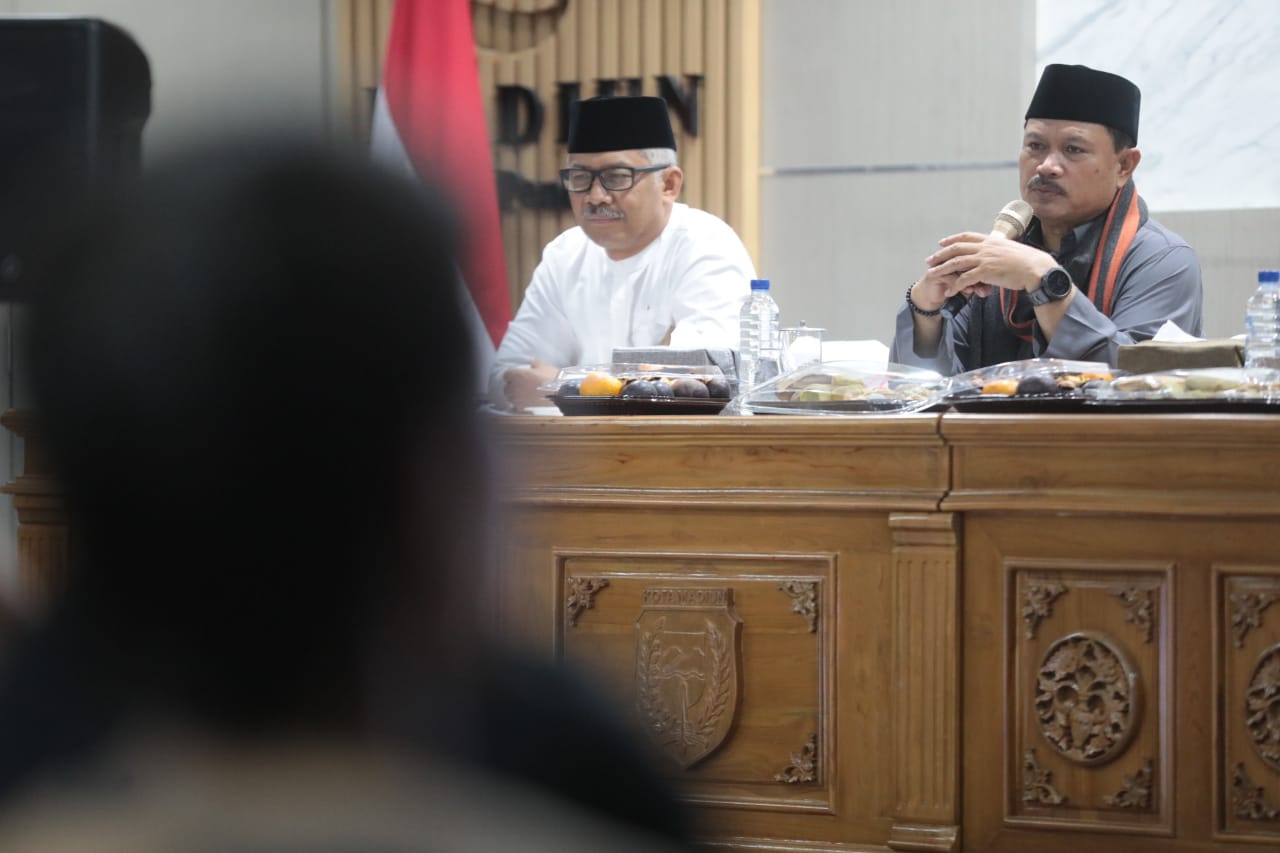 Foto 3 dari 12: Audiensi dengan Pedagang Pasar, Wali Kota Beri Banyak Diskon Kepada Pedagang