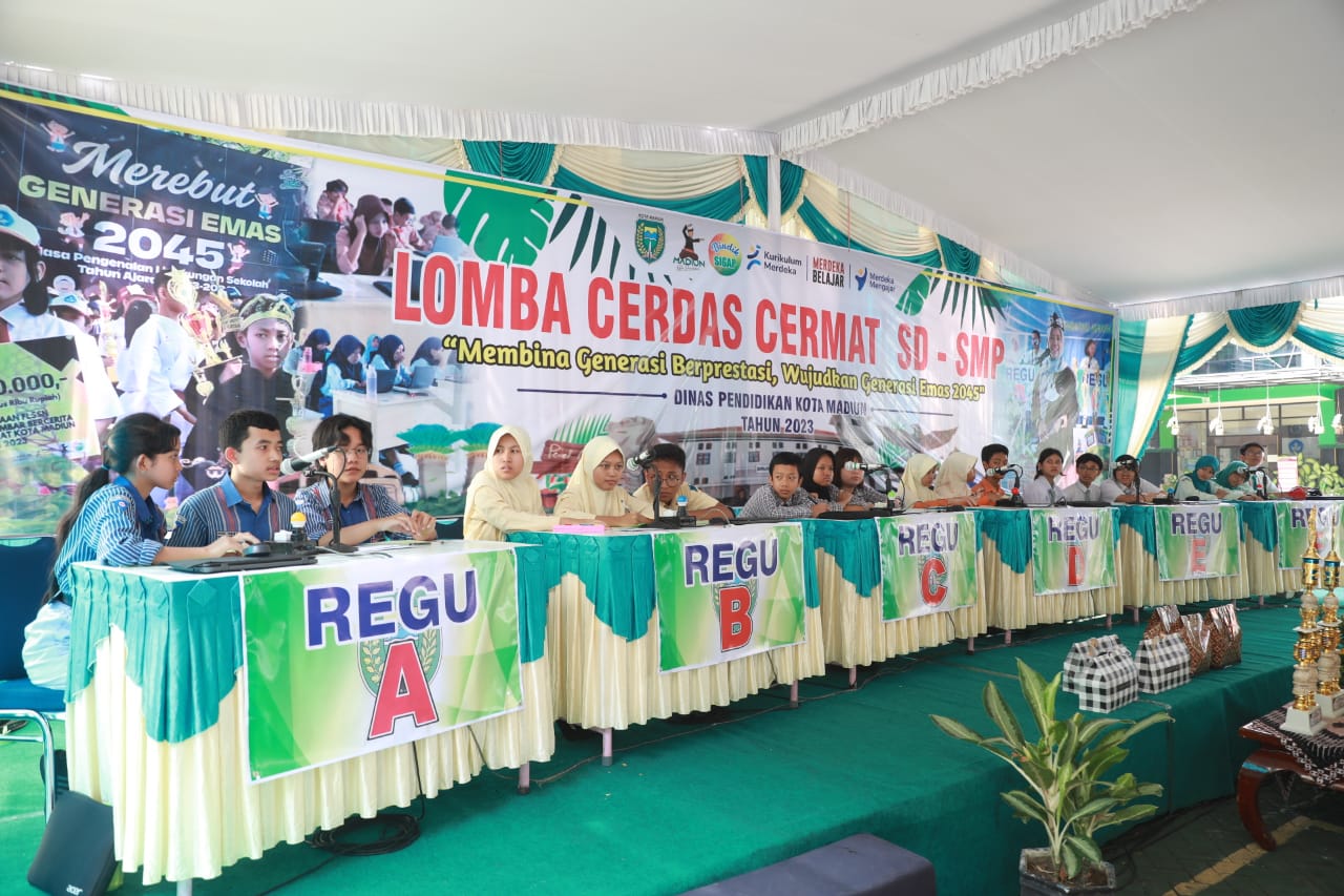 Foto 3 dari 8: Adu Akademik Lewat Cerdas Cermat, SPENDA Juarai LCC Tingkat Kota