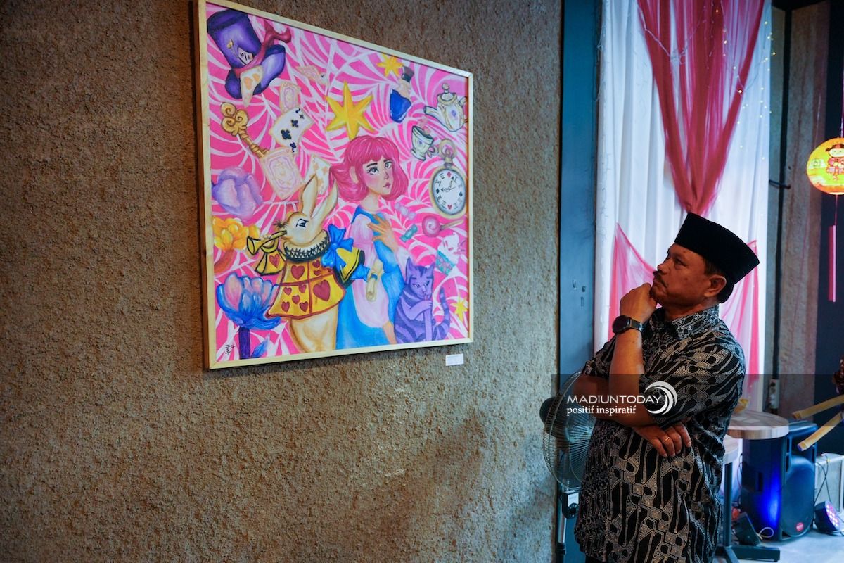 Foto 3 dari 8: Gelar Pameran Tunggal Seni Lukis, Joyce Zerlina Ingin Tularkan Semangat Positif Bagi Generasi Muda