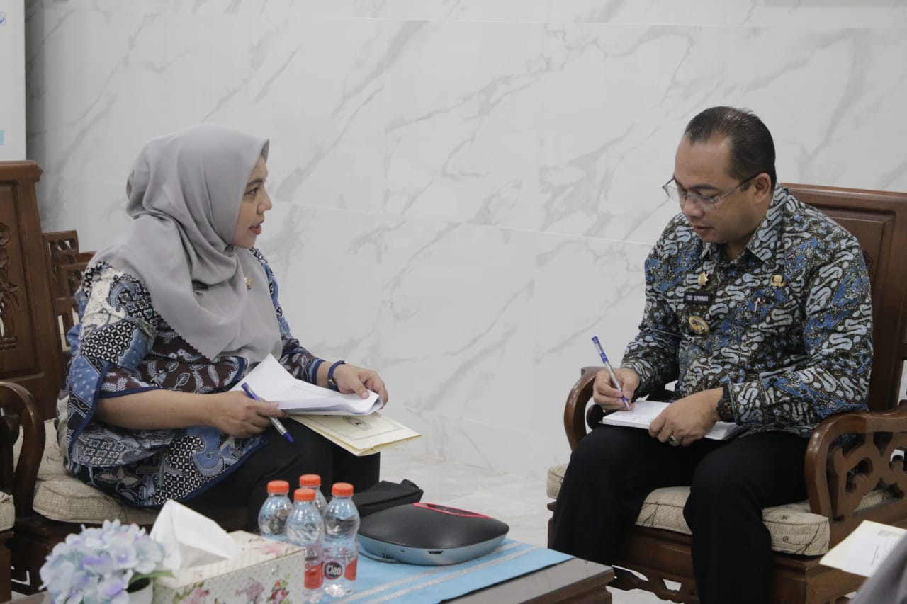 Foto 8 dari 8: Gelar Rakor Bersama Pemerintah Pusat, Pj Wali Kota Bahas Antisipasi Isu PHK dan Persiapan Penetapan Upah Minimum