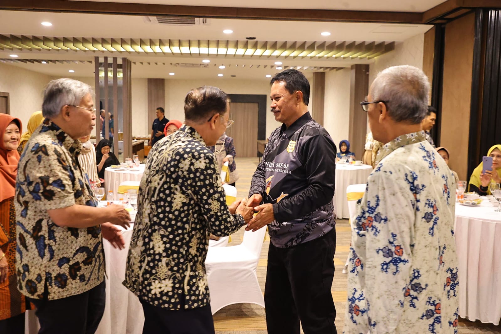 Foto 11 dari 11: Reuni Bersama Alumni Smasa Angkatan 1968, Wali Kota Sampaikan Perkembangan Hingga Program Dukung SDM Unggulan