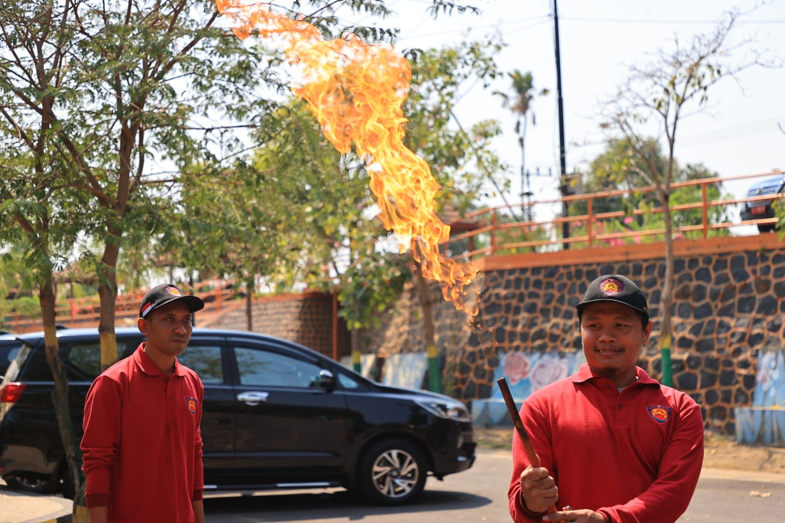 Foto 5 dari 7: Minimalisir Dampak Kebakaran, Satpol PP Siagakan Redkar