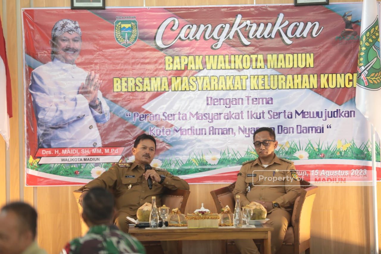 Foto 2 dari 12: Serap Aspirasi dan Sampaikan Informasi Terkini, Wali Kota Gelar Cangkrukan di Tiga Kelurahan