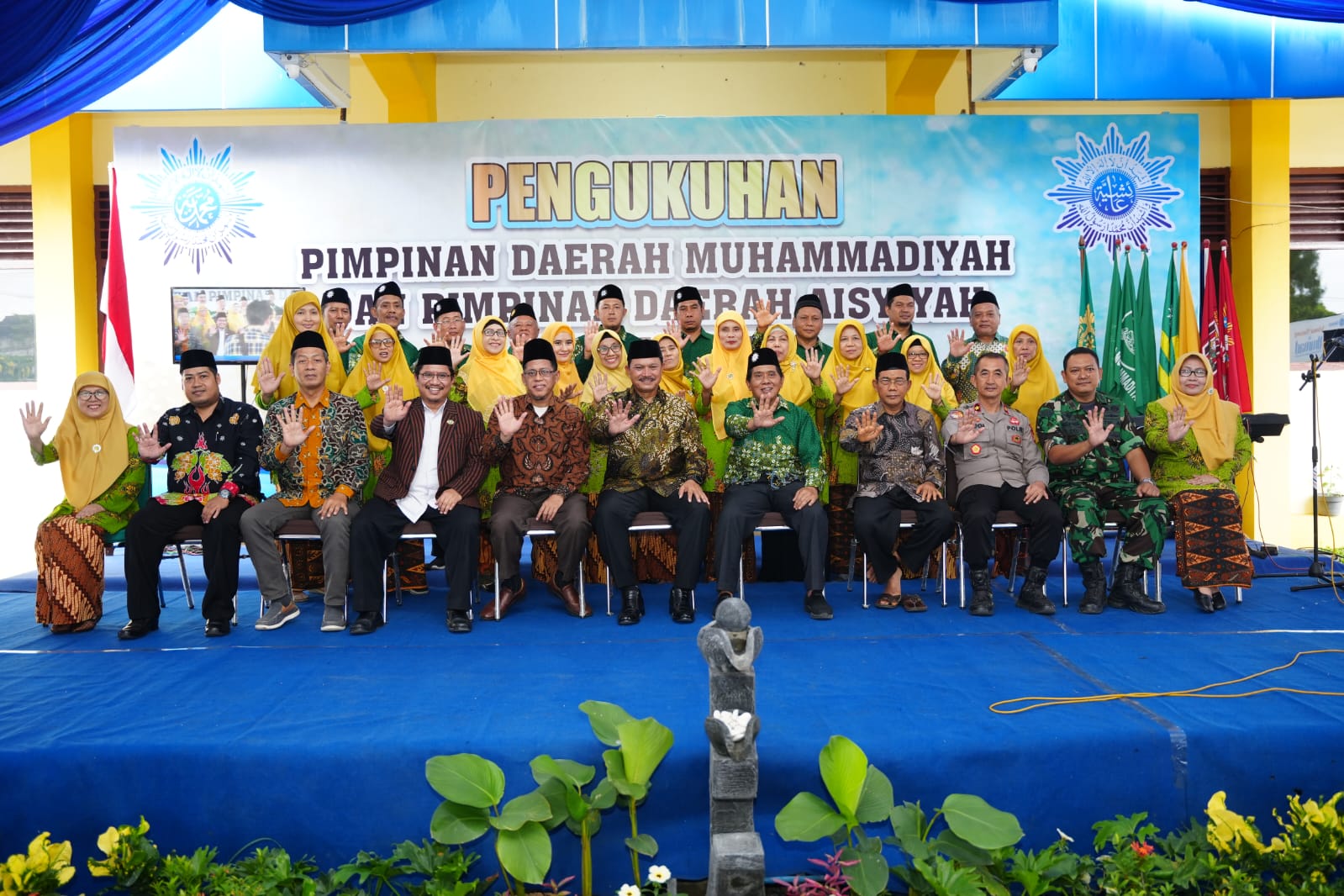 Foto 8 dari 8: Hadiri Pelantikan PD Muhammadiyah Dan Aisiyah Kota Madiun, Wali Kota Harap Organisasi Terus Berkembang Seiring Perubahan Zaman