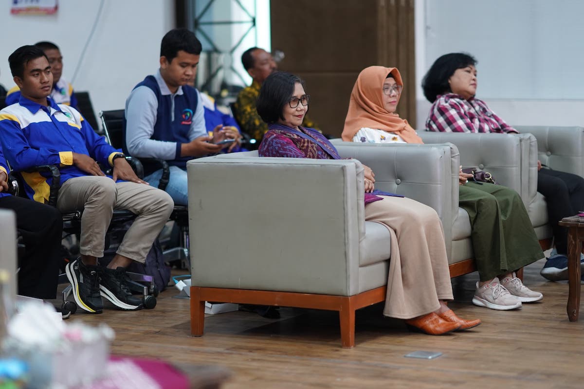Foto 9 dari 9: Serahkan Piala AKB dan Talkshow Wali Kota Menyapa, Wali Kota: KIM Harus Jadi Penyalur Informasi