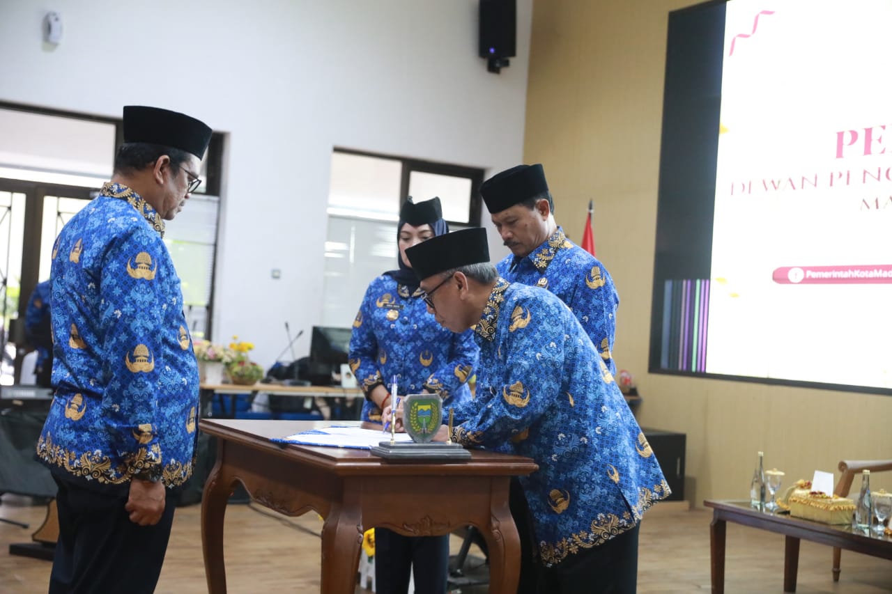 Foto 2 dari 10: Hadiri Pelantikan Dewan Pengurus Korpri Kota Madiun Periode 2023-2028, Wali Kota: Peran Korpri Harus Kian Ditingkatkan