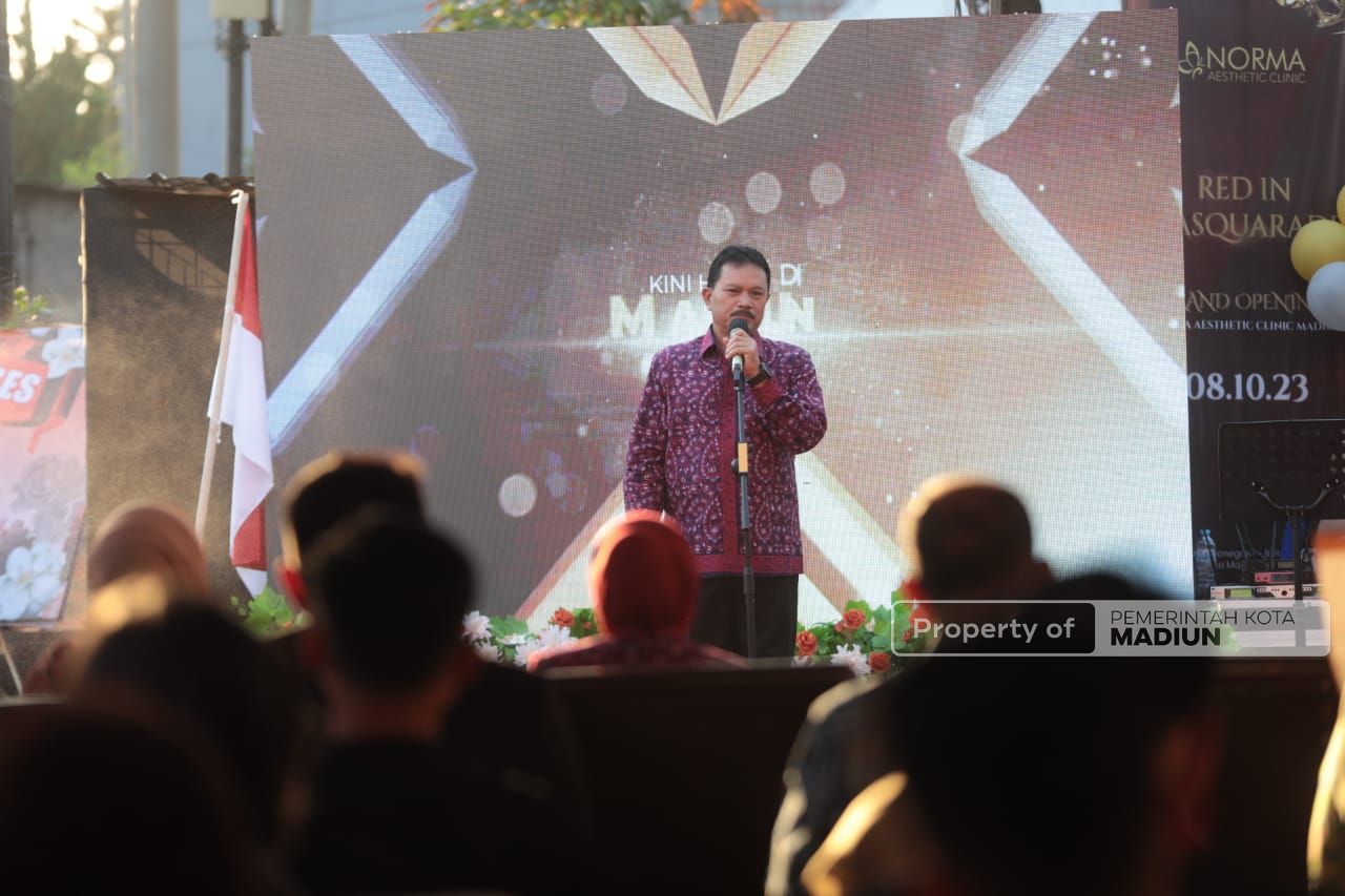 Foto 2 dari 14: Hadiri Pembukaan Klinik Estetika, Wali Kota Harap Bisa Jadi Daya Tarik Kota Pendekar