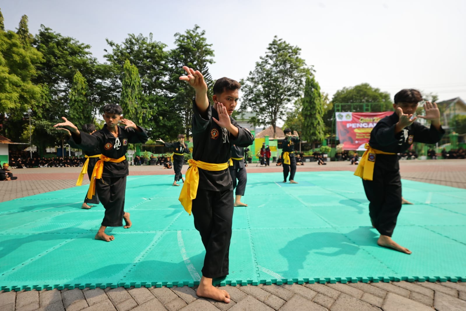 Foto 7 dari 10: Hadiri Penguatan P5 di MAN 2, Wali Kota Maidi: Belajar Sungguh-Sungguh untuk Kesuksesan Masa Depan