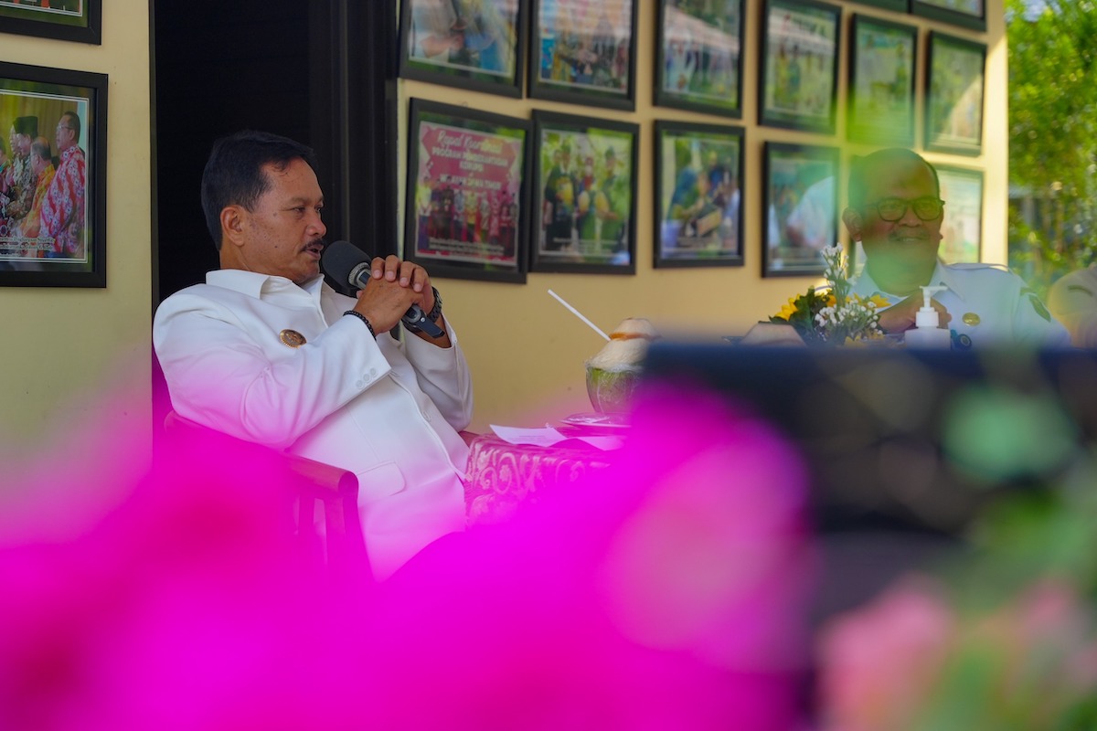 Foto 2 dari 8: Beri Pembinaan Karyawan BUMD, Wali Kota Pesan Jaga Kekompakan Dan Aksi Sosial Untuk Masyarakat