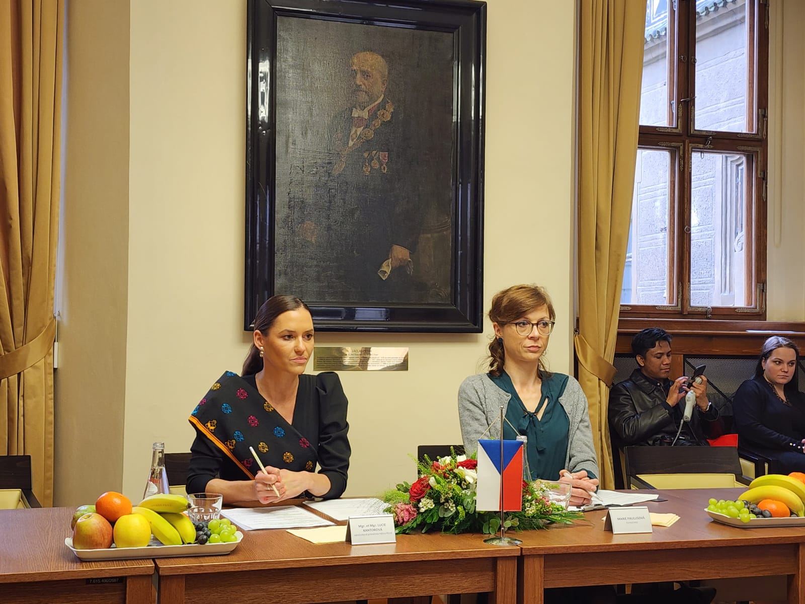 Foto 3 dari 7: Pertemuan Bilateral, Wakil Wali Kota Plzen-Wali Kota Maidi Sepakat Jalin Kerja Sama Pendidikan dan Pariwisata