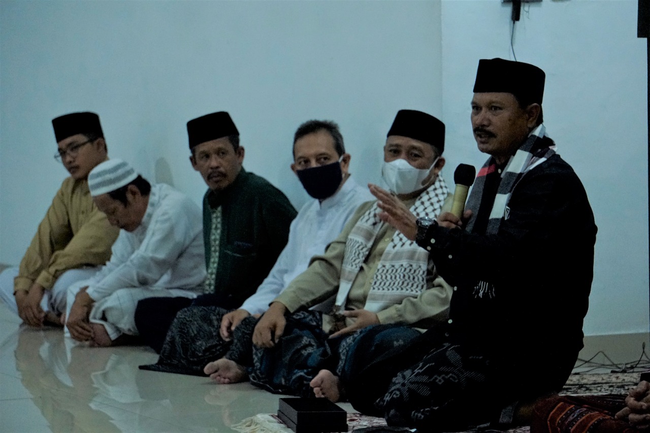 Foto utama berita: Salat Isya di Masjid Taqwa, Wali Kota Ajak Jamaah Turut Bangun Kota