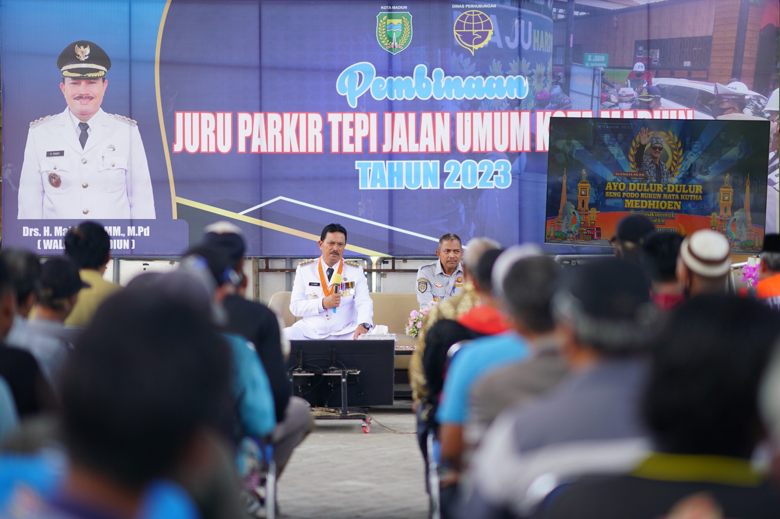Foto utama berita: Gelar Pembinaan Bagi Jukir Tepi Jalan, Wali Kota Ingatkan Jukir Harus Santun