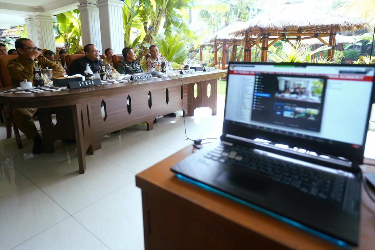 Foto 4 dari 11: Ikuti Rakor Pengendalian Inflasi Daerah 2024 Secara Virtual, Pj Wali Kota Harap Inflasi di Kota Madiun Terkendali