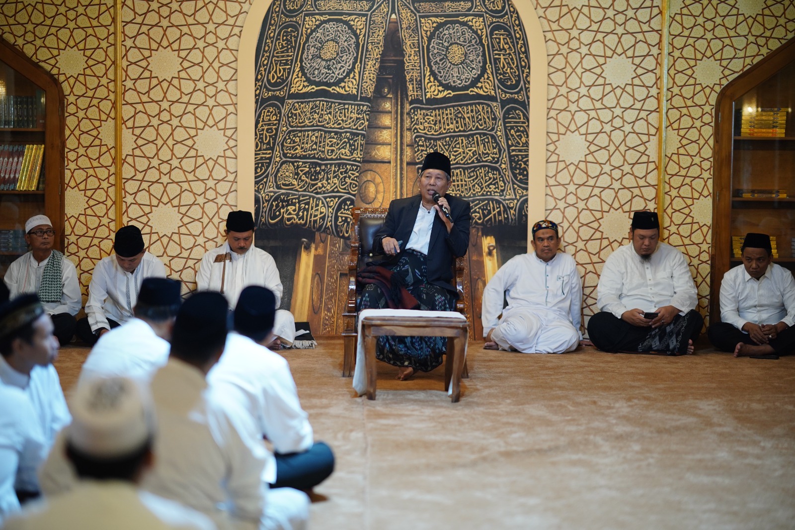 Foto 7 dari 10: Peringati Nuzulul Quran, Wali Kota Juga Salurkan Bantuan Pangan