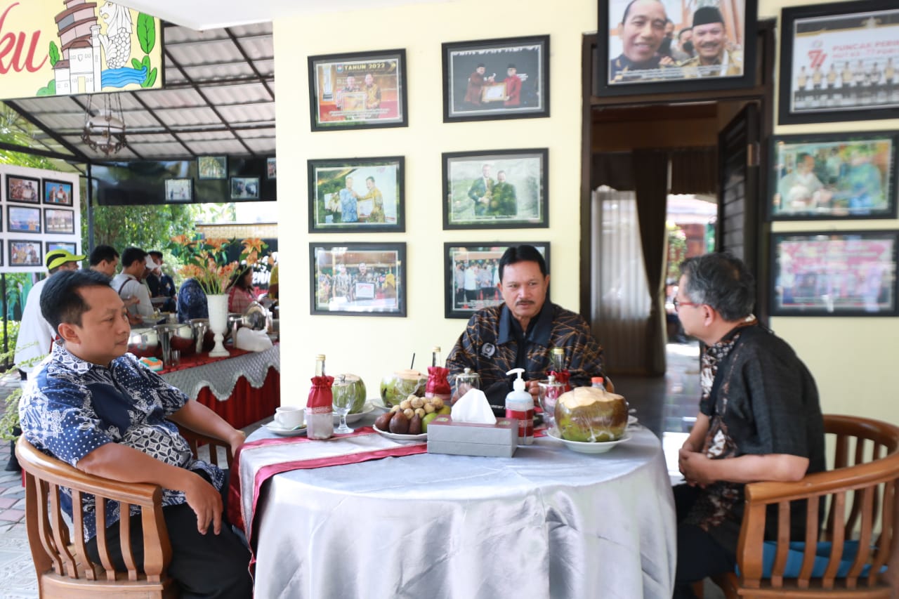 Foto 7 dari 9: Gelar Dua Audiensi, Wali Kota Bahas Investasi Untuk Kota Pendekar
