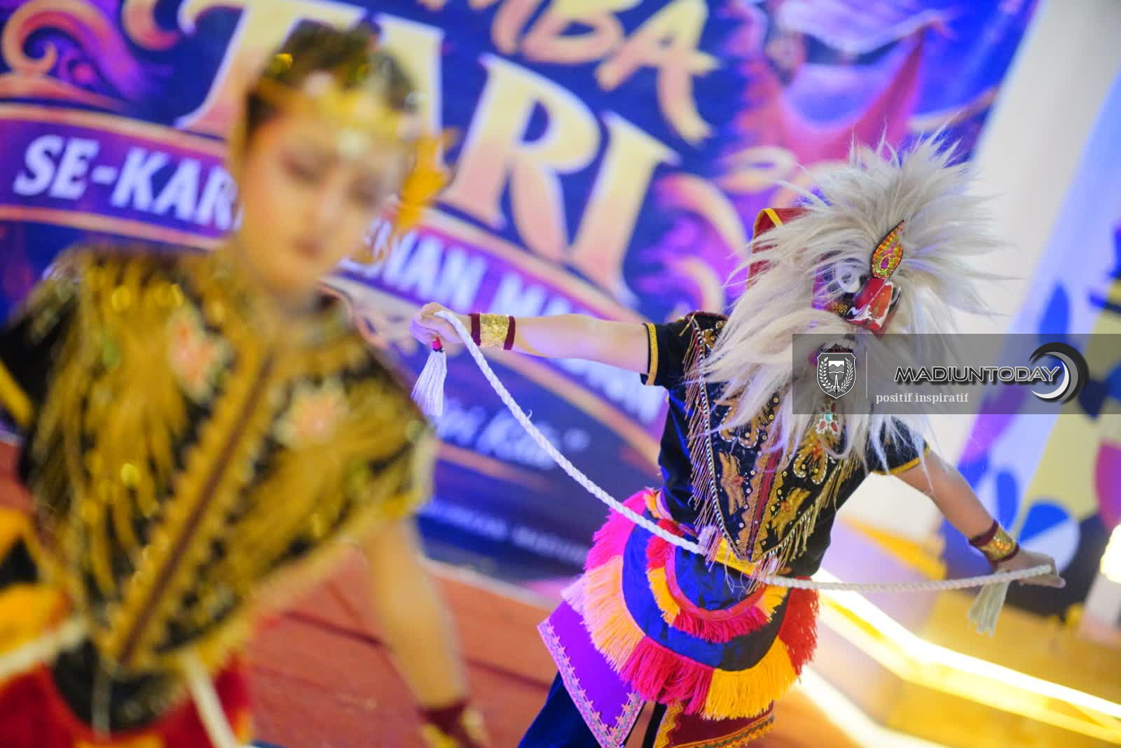 Foto 3 dari 14: Pasar Sleko Kembali Bergeliat, Aksi Tari Tradisional Anak Muda Mulai Dilirik Provinsi