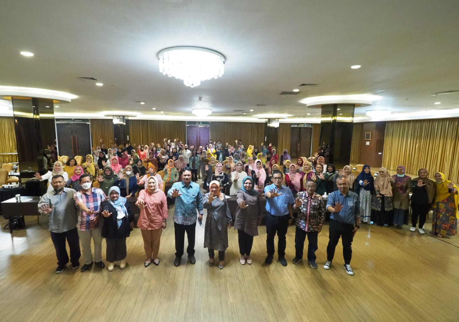 Foto 10 dari 10: Dukung IKM Go Internasional, Wali Kota Imbau Pengusaha Jaga Kekompakan