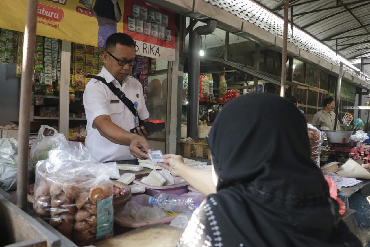 Foto 3 dari 9: E-Retribusi Sudah Berlaku di 17 Pasar Tradisional di Kota Pendekar