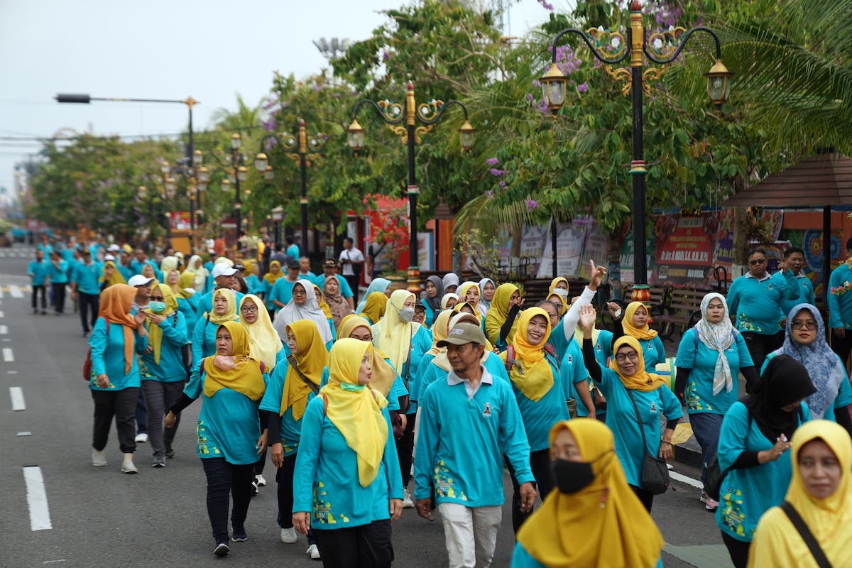 Foto 4 dari 9: Peringati HKN Ke-59, Wali Kota : Tenaga Kesehatan Harus Sehat