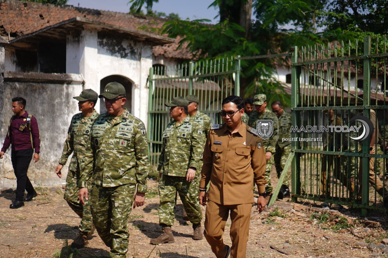 Foto 2 dari 18: Pangdam V/Brawijaya dan Plt Wali Kota Madiun Tinjau RTM, Pemanfaatan Jadi Destinasi Wisata Berlanjut