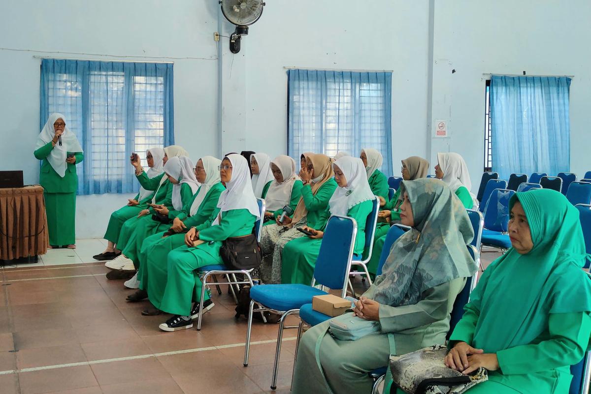 Foto 3 dari 9: Fasilitasi Perizinan Berusaha DPMPTSP Sambangi Paguyuban UMKM