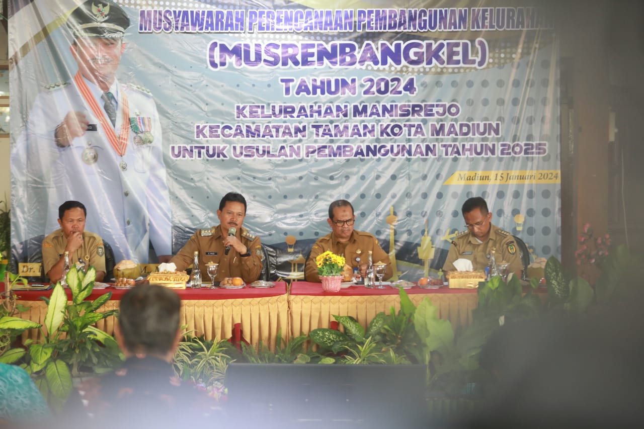 Foto 4 dari 15: Hadiri Musrenbang Taman Dan Manisrejo, Wali Kota Sampaikan Rencana Pembangunan Tahun Ini