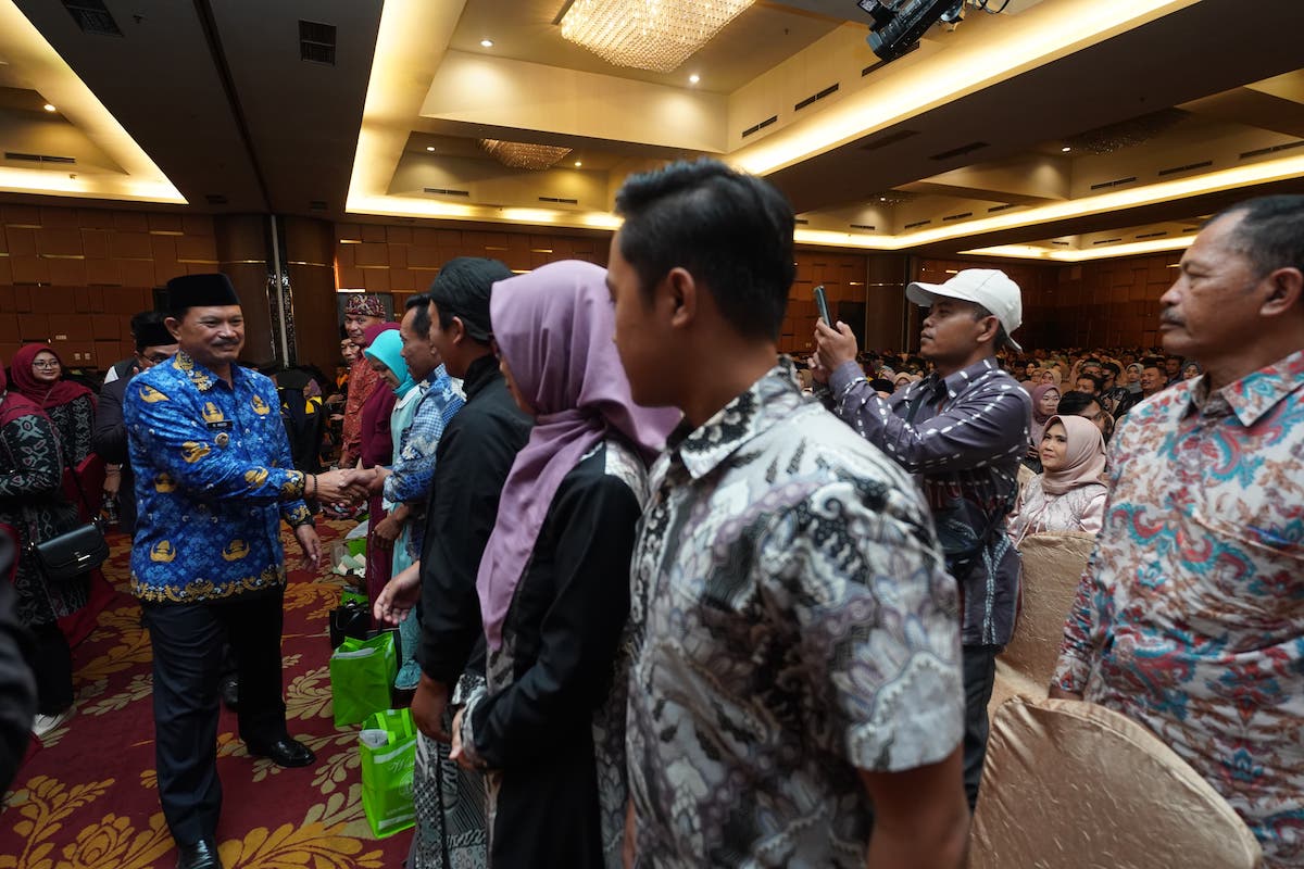 Foto 9 dari 9: Hadiri Wisuda Stikes Bhakti Husada Mulia, Wali Kota Harap Ilmunya Bermanfaat