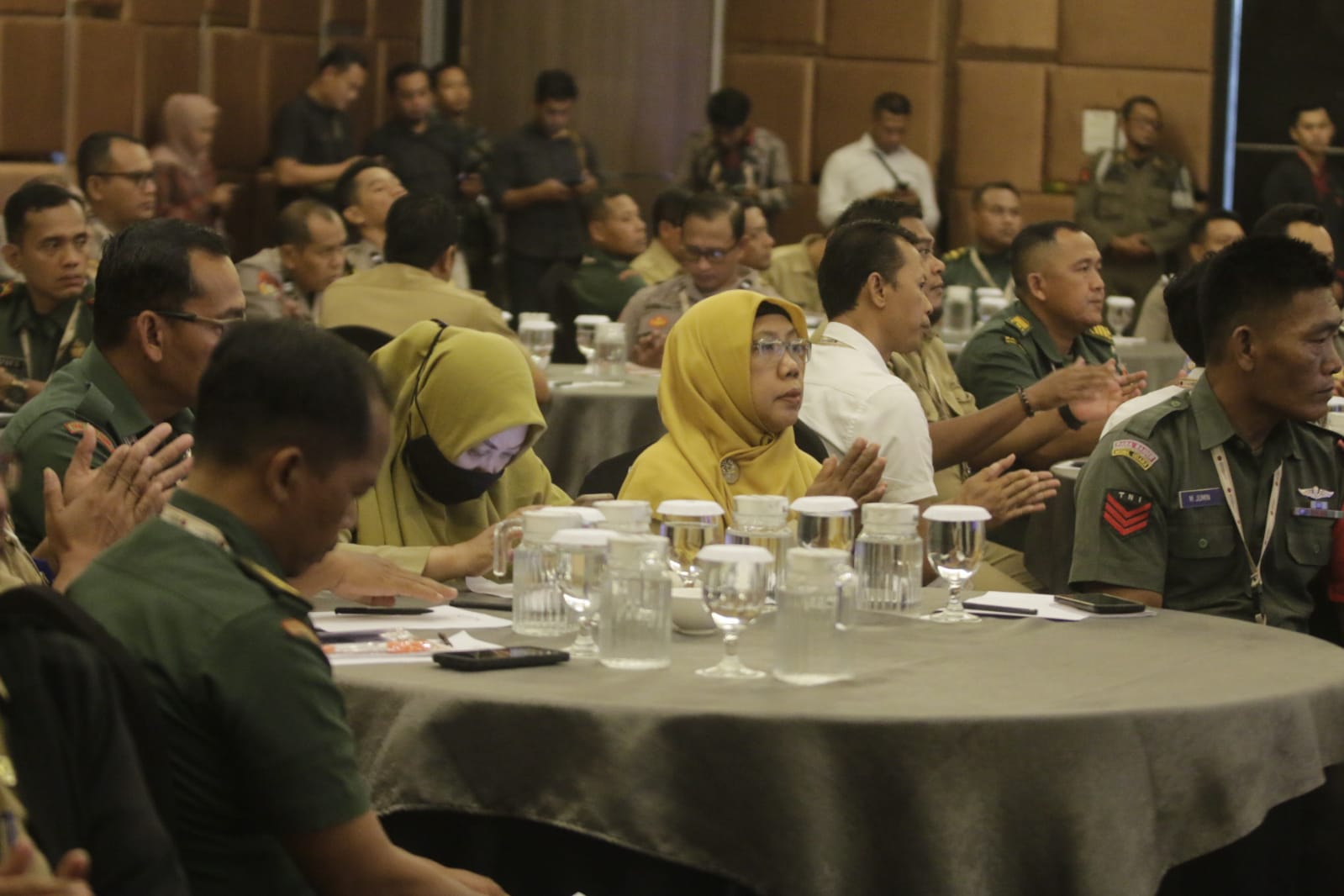 Foto 4 dari 10: Kewaspadaan Dini Terkait Terorisme, Pemkot Gandeng BNPT Gelar Sosialisasi Buku Saku Penanganan Terorisme di Kota Madiun