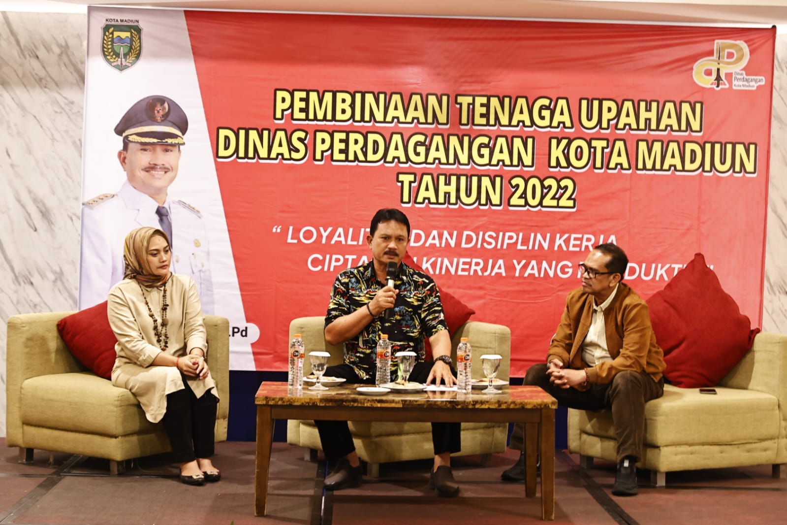 Foto 1 dari 6: Pembinaan Tenaga Upahan Dinas Perdagangan, Wali Kota: Pasar Tradisional Harus Aman dan Nyaman