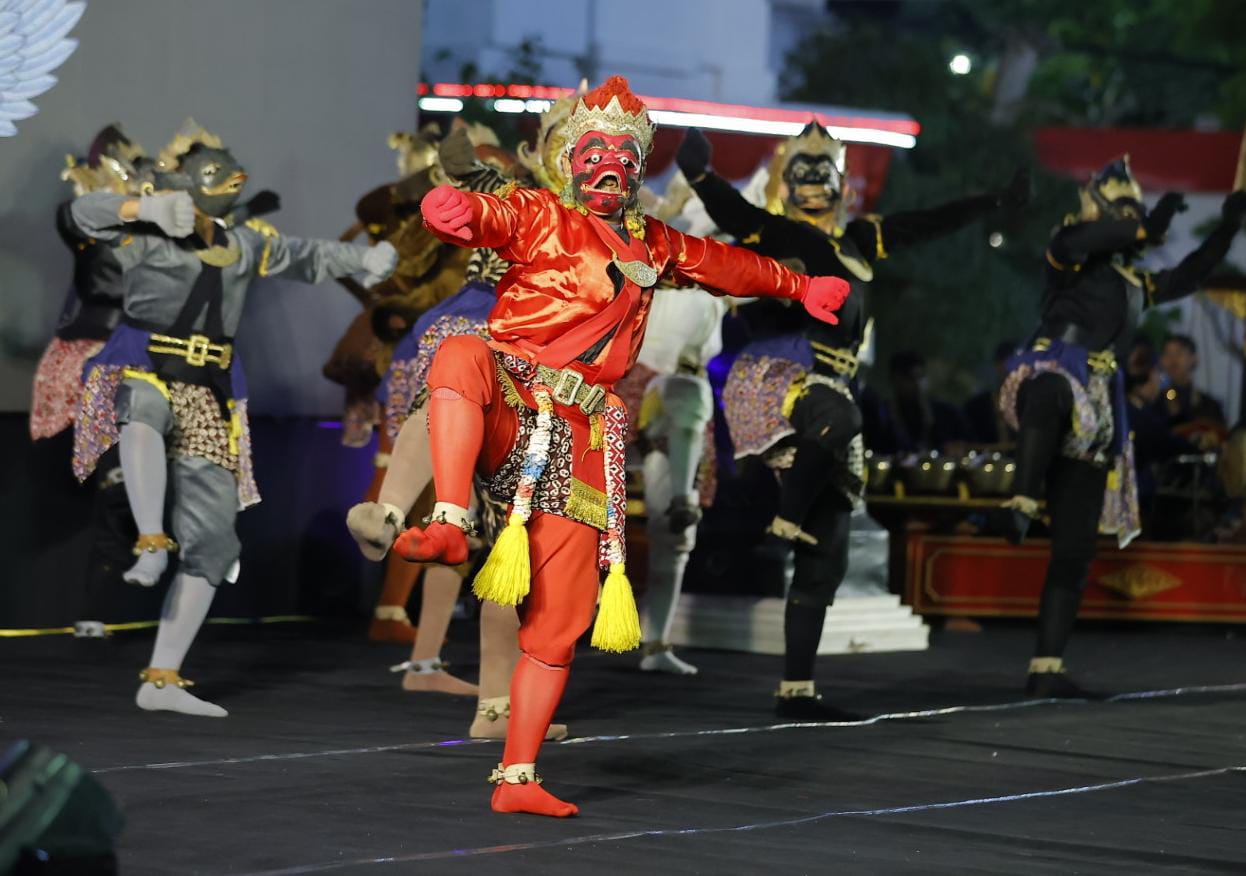 Foto 6 dari 10: Ada Bule Jerman di Muhibah Budaya, Kota Madiun Makin Sering Dikunjungi Turis Mancanegara