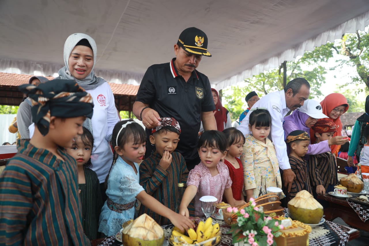 Foto 4 dari 12: Puncak HUT HIMPAUDI, Wali Kota Pesan Guru dan Orangtua Perhatian Terhadap Anak