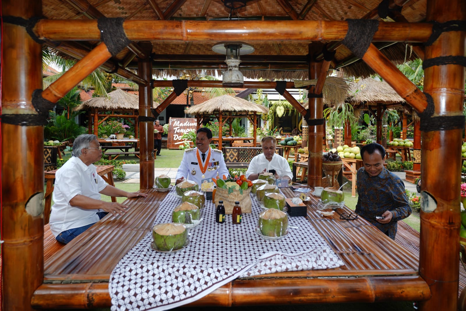 Foto 9 dari 9: Datang Ke Kota Madiun, Sesmenko Bidang Perekonomian Silaturahim Dengan Wali Kota