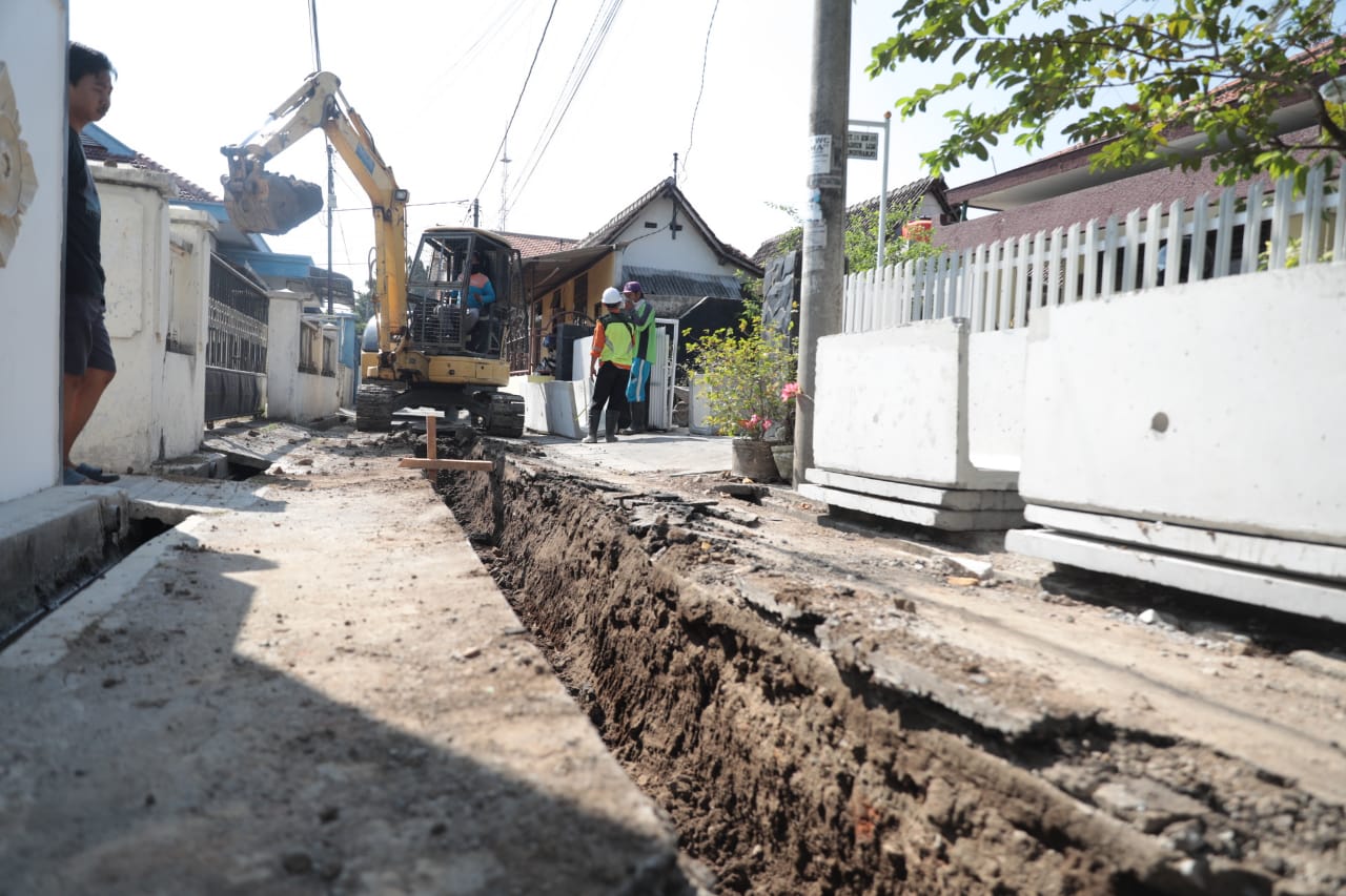 Foto 7 dari 7: Realisasikan Usulan Masyarakat, Ada 23 Paket Saluran Lingkungan Tahun Ini, Rata-rata Sentuh 80 Persen