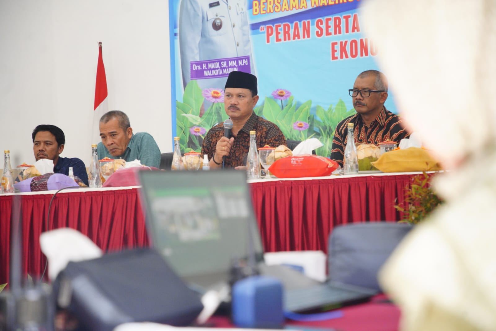 Foto 3 dari 4: Keliling Tiga Kelurahan, Wali Kota Hadiri Pertemuan Dengan Perwakilan Organisasi Masyarakat Dan DPRD