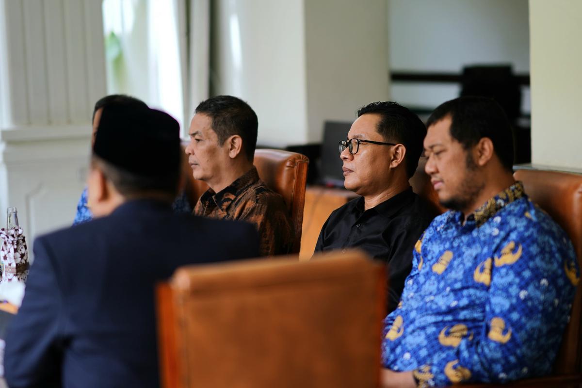 Foto 4 dari 9: Program SJUT Pemkot Madiun-PT FTN Masuk Proker 100 Hari Kementerian Komdigi, Pusat Intens Berikan Pendampingan dan Konsultasi