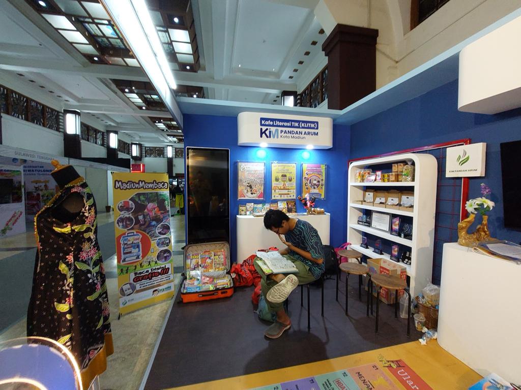 Foto 1 dari 4: KIM Pandan Arum Kelurahan Pangongangan Sabet Penghargaan KIM Kreatif di KIM Festival 2023