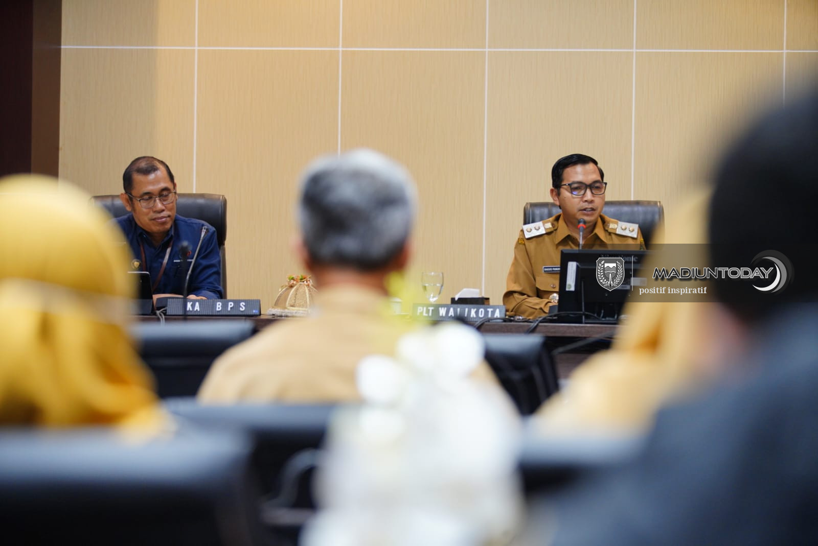 Foto 1 dari 2: Jangan Sembarangan Pinjamkan KTP! NIK Bisa Pengaruhi Kelayakan Bansos, Judol Ikut Disorot