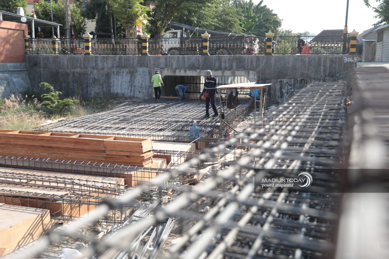 Foto utama berita: Jembatan Jalan Pandan Jadi Akses sisi Barat, Pemkot Bangun Pedestrian dan Gapura Juga Tambah Pagar serta Gazebo