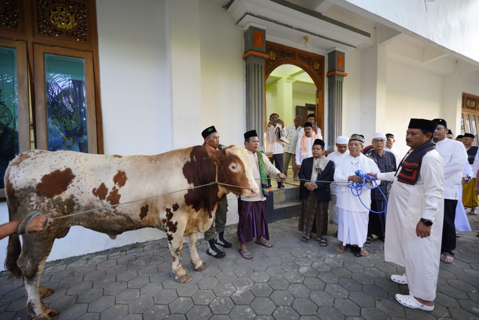 Foto 2 dari 2: Beri Perhatian Khusus, Wali Kota Siapkan Daging Kurban Siap Saji untuk Anak Stunting, Yatim-Piatu, Disabilitas, hingga ODGJ