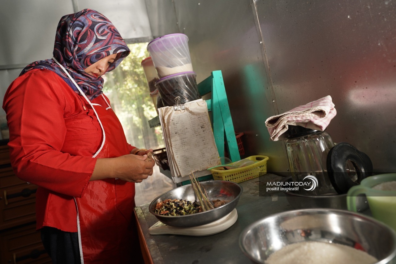 Foto 5 dari 7: Miliki Sertifikat Keamanan Pangan Standar Internasional, Jamu Sri Maryani Siap Rambah Pasar Global