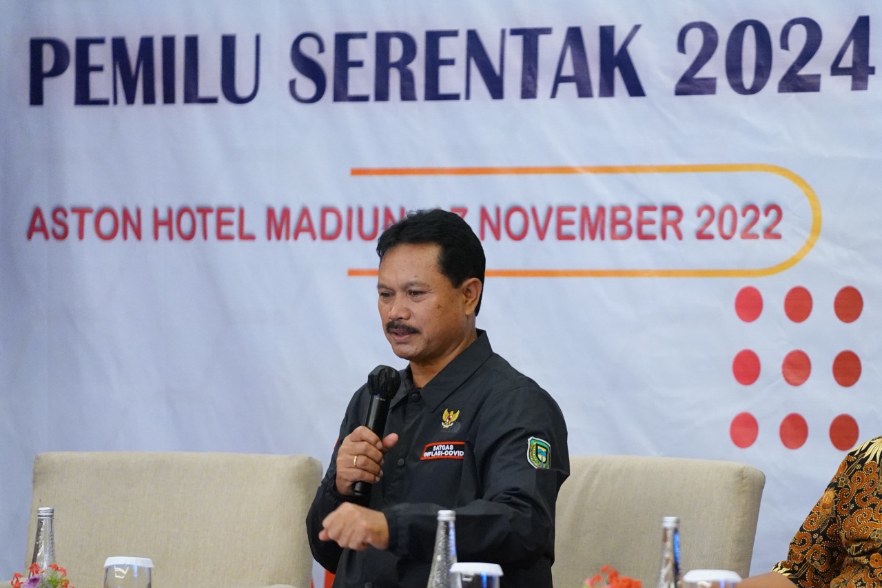 Foto 2 dari 10: Hadiri Sosialisasi Pemilih Pemula, Wali Kota Ajak Generasi Muda Ikut Dalam Pembangunan Kota