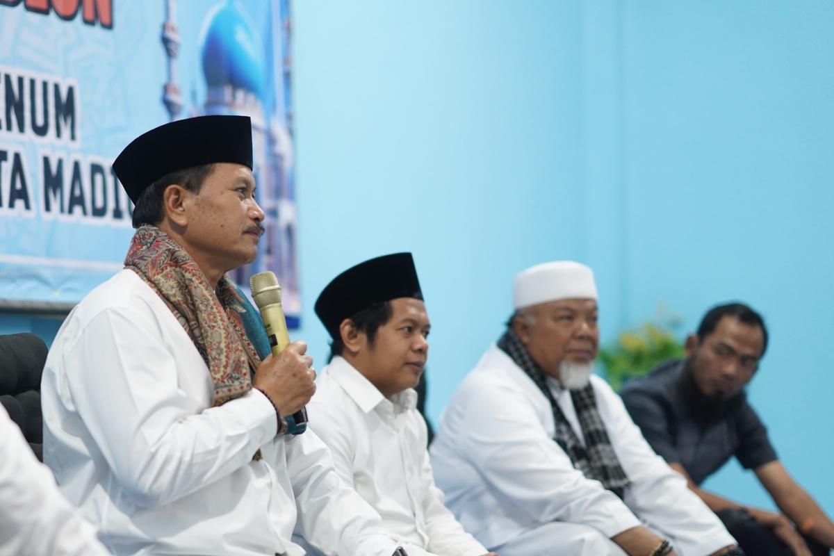 Foto 5 dari 9: Hadiri Pembinaan Pegawai PDAM Dan Buka Bersama Yatim Piatu, Wali Kota Pesan Tingkatkan Pahala Selama Ramadan
