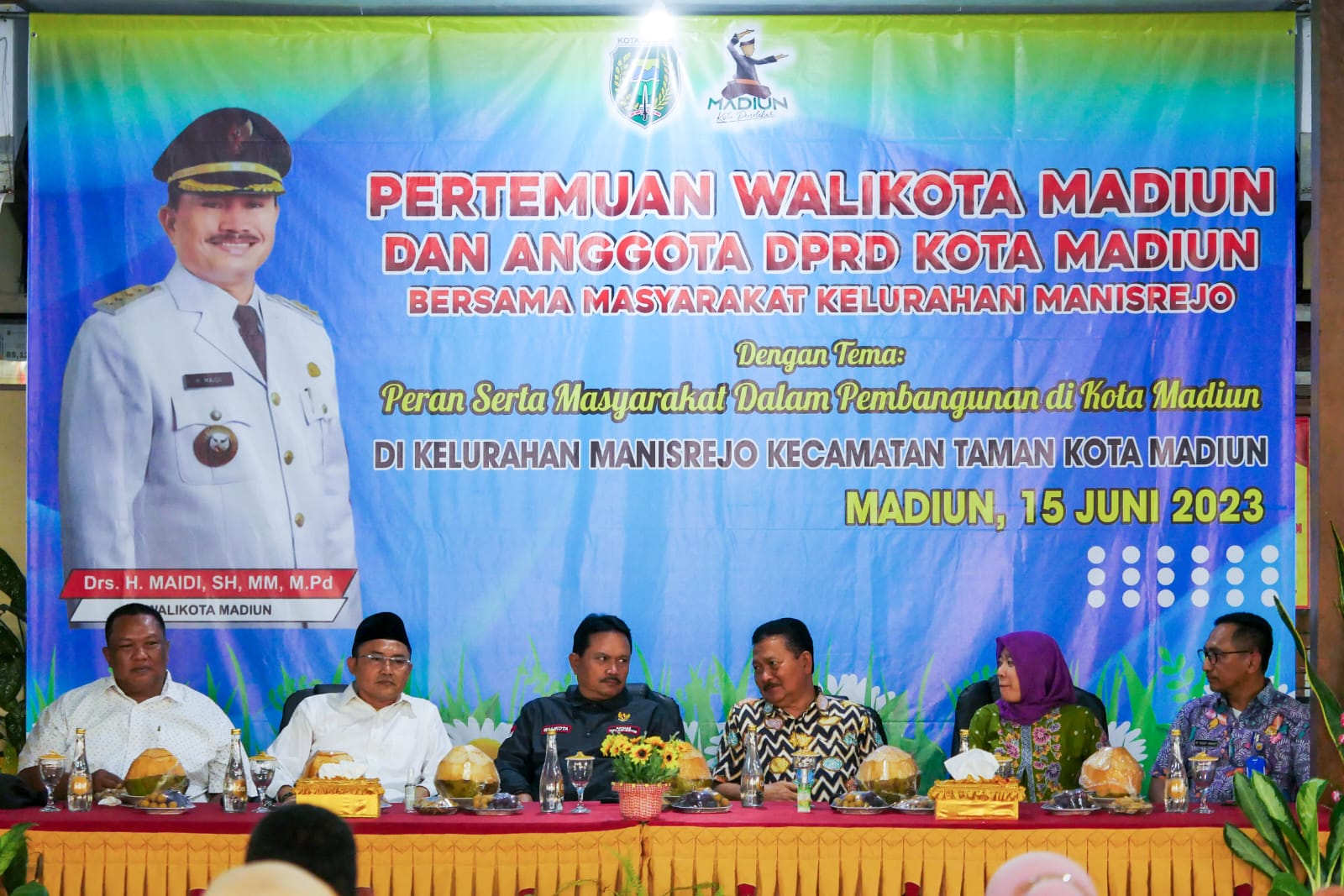 Foto 1 dari 4: Hadiri Pertemuan Di Manisrejo, Wali Kota Ajak Warga Dukung Pembangunan