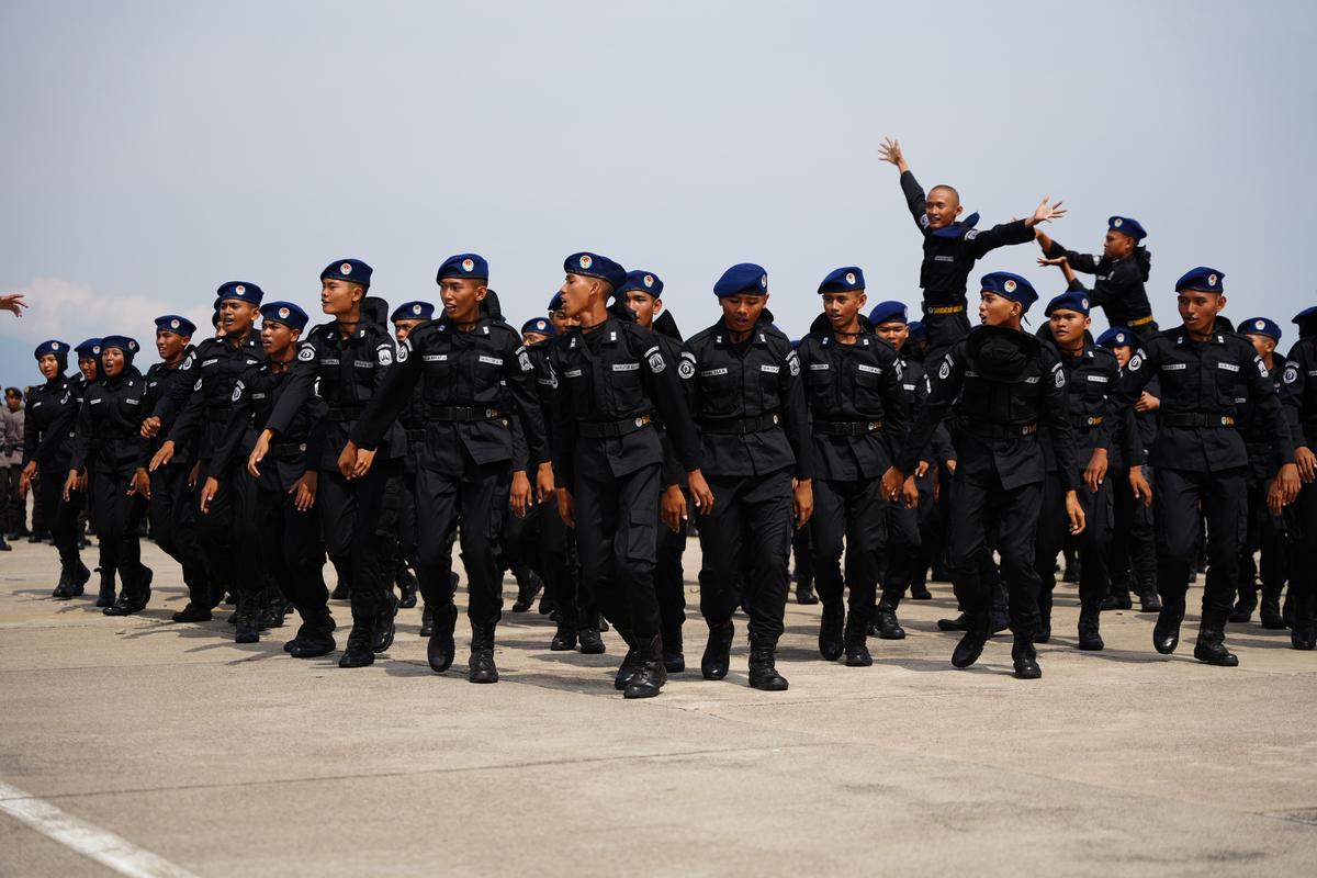 Foto 11 dari 14: Hadiri Pembaretan Taruna-Taruni SMAN Taruna se-Jawa Timur, Pj Wali Kota: Ini Modal Besar Menapaki Proses Pendidikan Selanjutnya