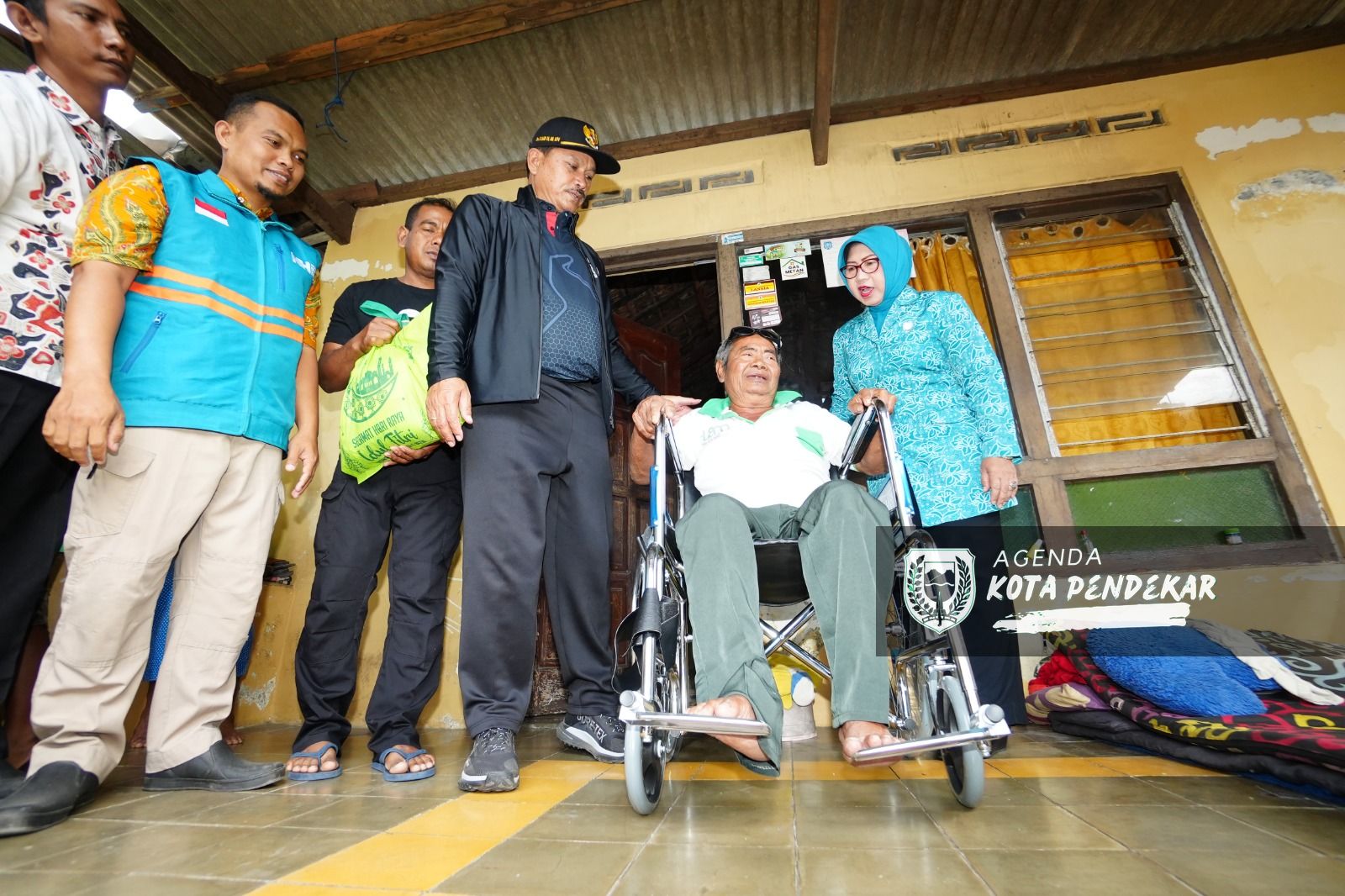 Salurkan Bantuan Kursi Roda, Wali Kota Harap Jadi Semangat Warga Yang Membutuhkan