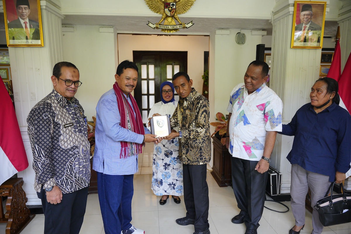 Foto 8 dari 8: Tertarik Belajar Banyak Hal, PJ Wali Kota Tual Temui Wali Kota Madiun Usai Kunjungan TPID Provinsi Maluku